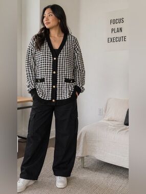 Tahari Black & White Houndstooth Button Cardigan